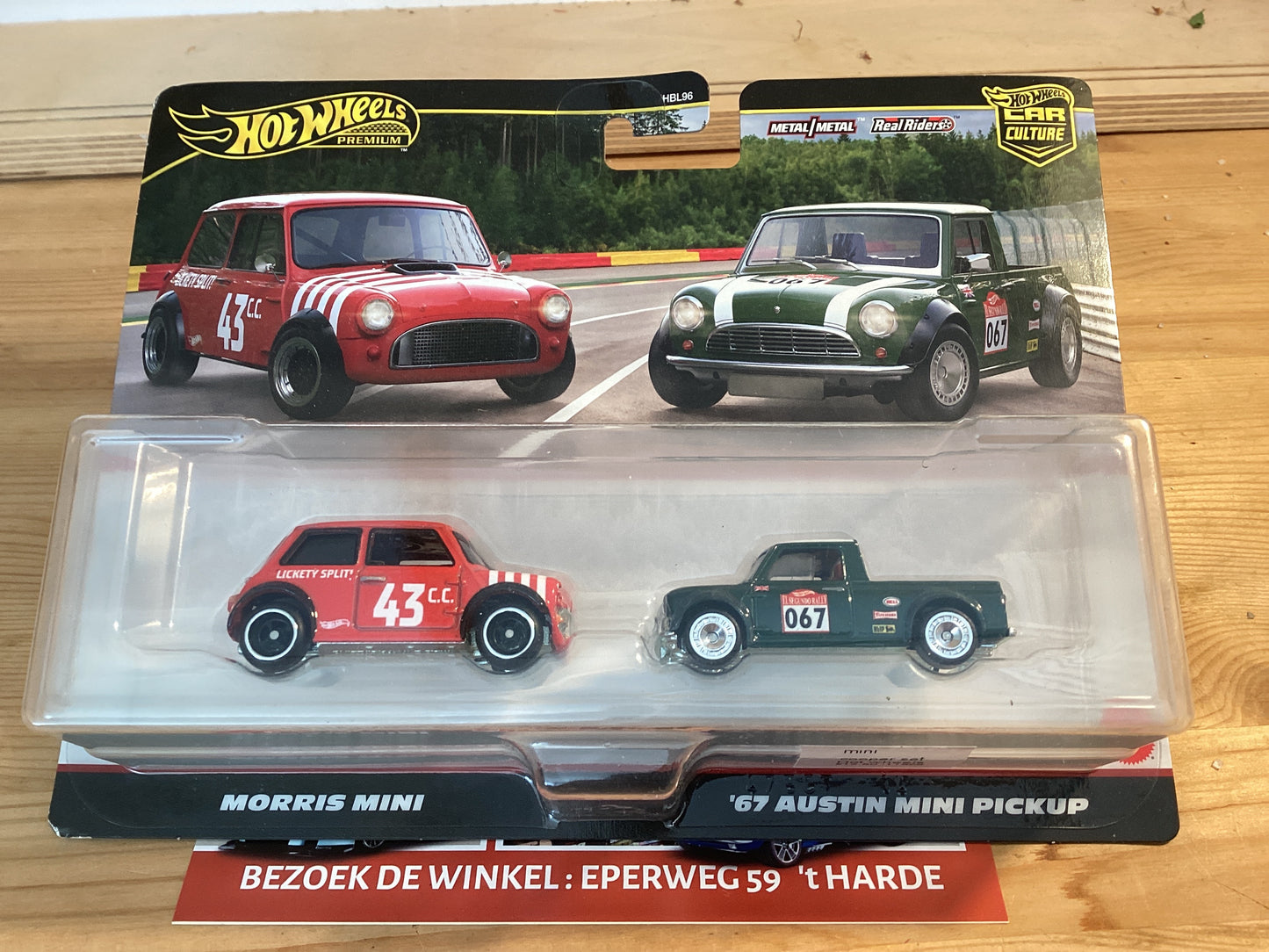 Hot Wheels premium Moris Mini en Austin Mini pickup