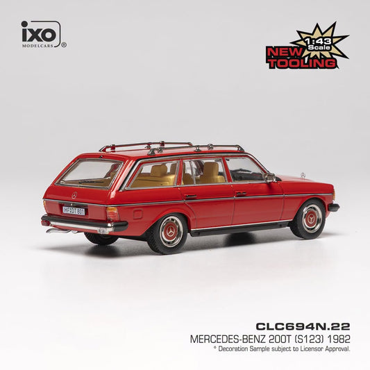 ixo • 1:43 • Mercedes Benz 200T 1979