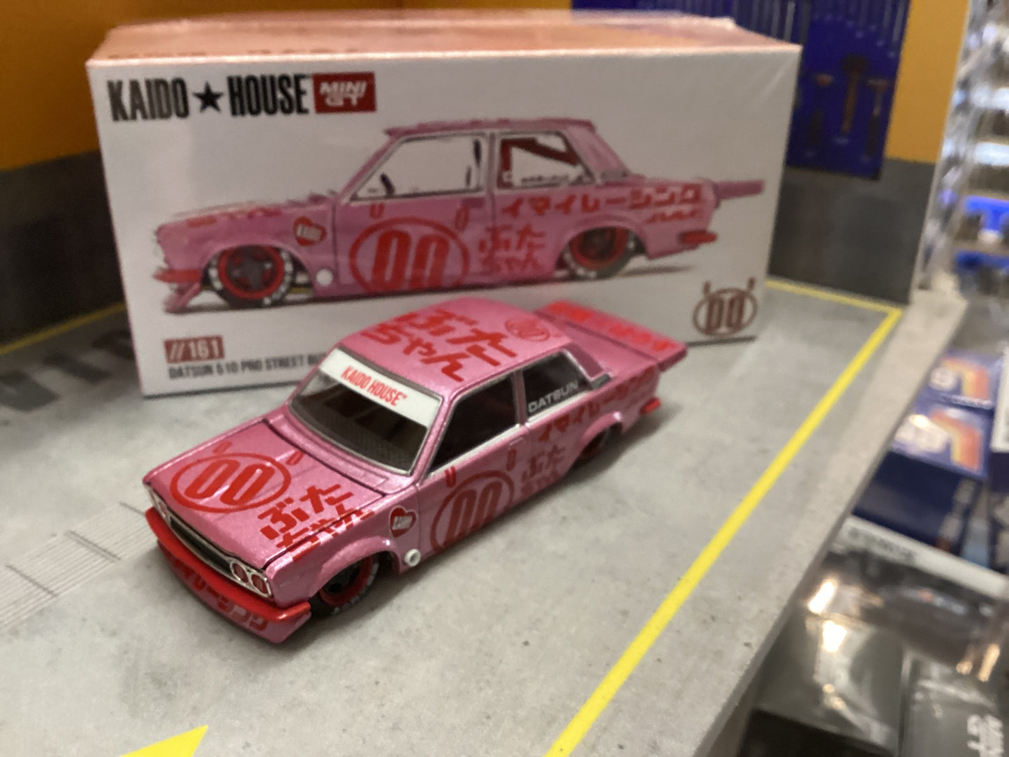 Mini GT kaido house datsun 510 pro street