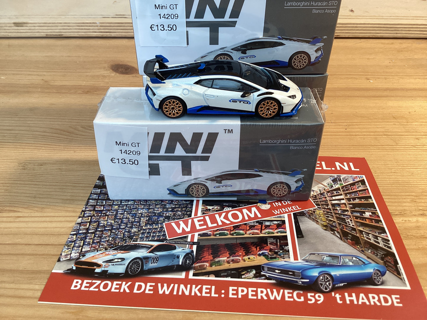 Mini GT Lamborghini Huracan STO