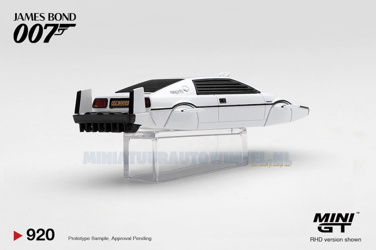 Mini GT • 1:64 • LOTUS ESPRIT S1 THE SPY WHO LOVED ME 1977