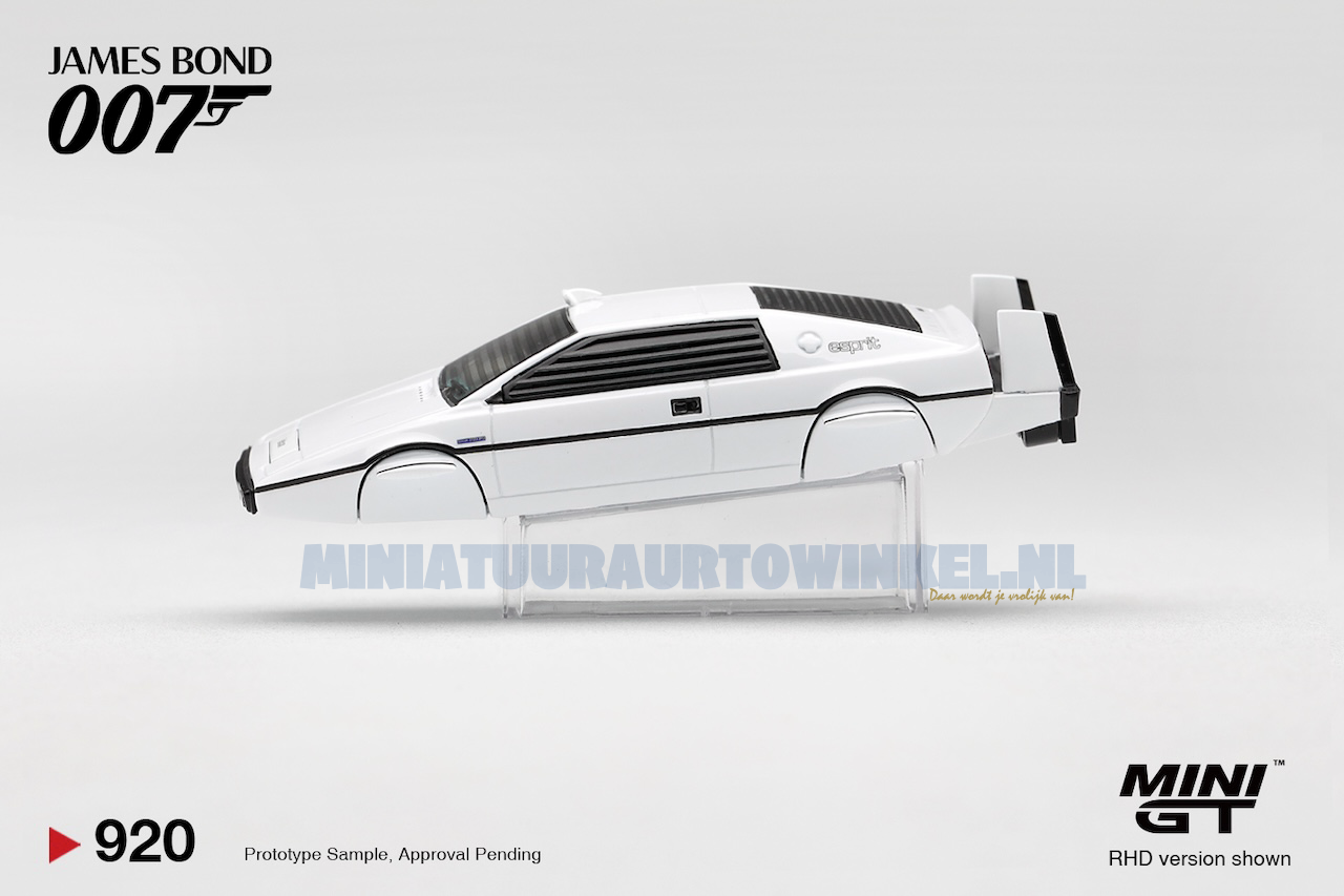 Mini GT • 1:64 • LOTUS ESPRIT S1 THE SPY WHO LOVED ME 1977