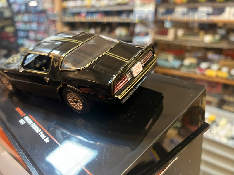 Ixo • 1:43 • Pontiac firebird trans Am 1977