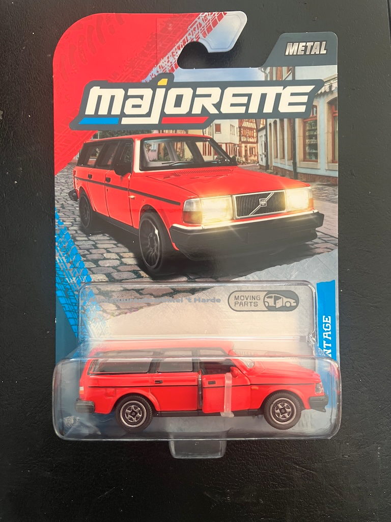 Majorette • 1:64 • Volvo 240 GL estate