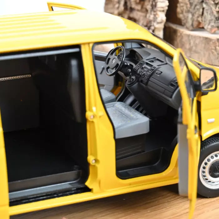 Norev • 1:18 • VW Transporter 2003 Post